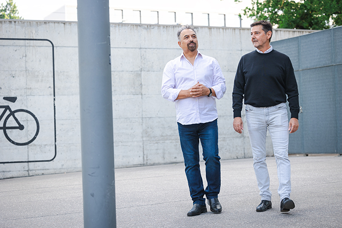 «Morgengrauengewässer» Lesung und Gespräch mit Azizullah Ima und Andreas Neeser